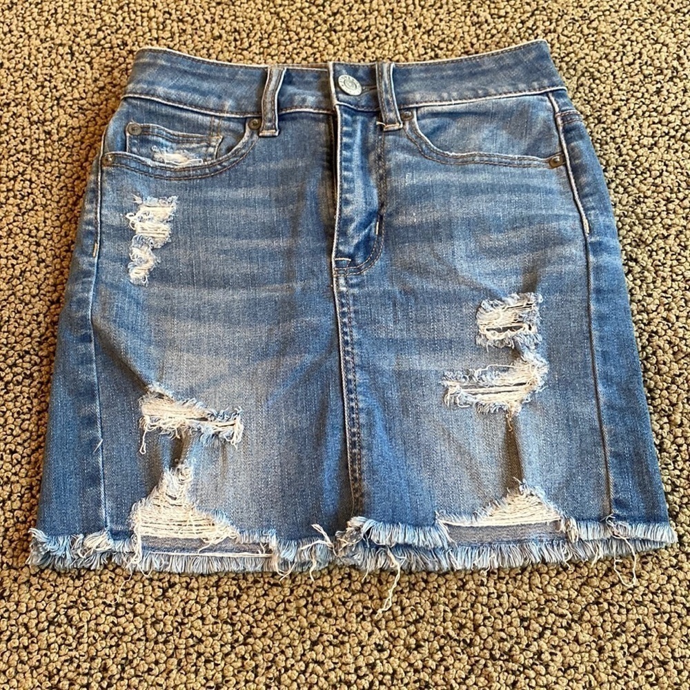 American Eagle Super Stretch Distressed Denim Mini Skirt Size 00 Like New
